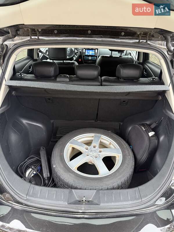 Хэтчбек Nissan Leaf 2013 в Тернополе