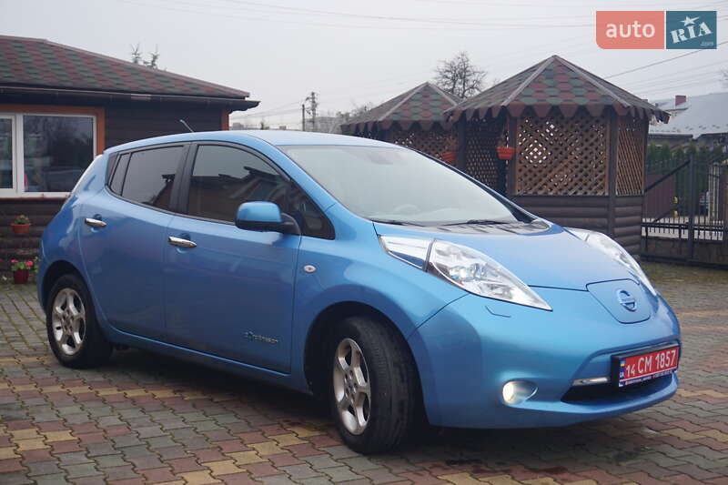 Хэтчбек Nissan Leaf 2011 в Самборе