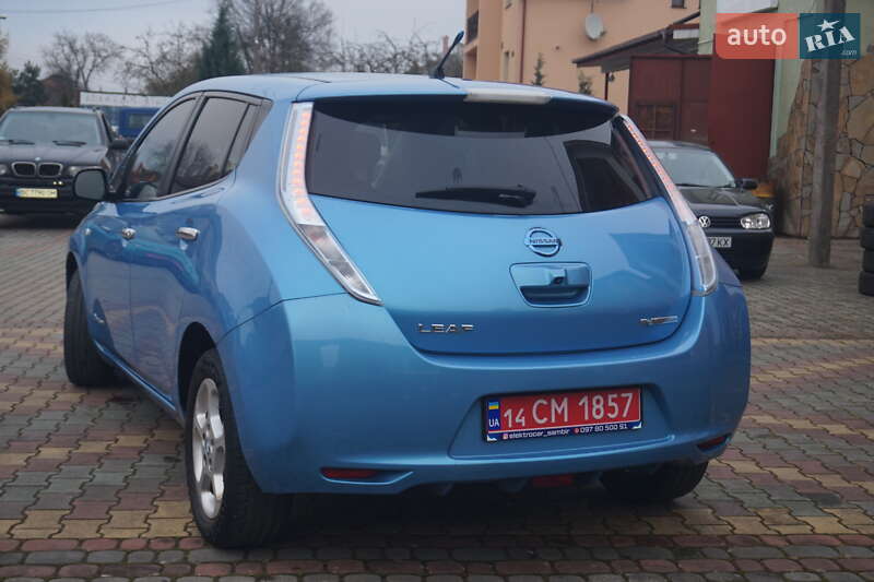 Хэтчбек Nissan Leaf 2011 в Самборе