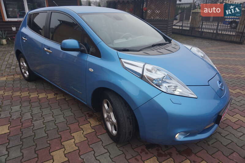 Хэтчбек Nissan Leaf 2011 в Самборе