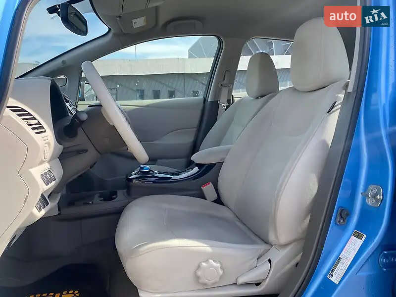 Хэтчбек Nissan Leaf 2012 в Кривом Роге