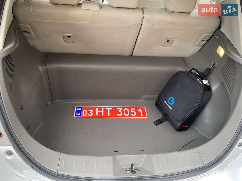 Хетчбек Nissan Leaf 2012 в Луцьку