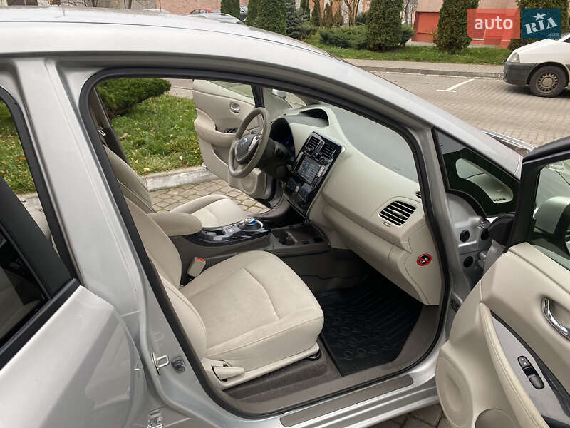 Хетчбек Nissan Leaf 2012 в Луцьку