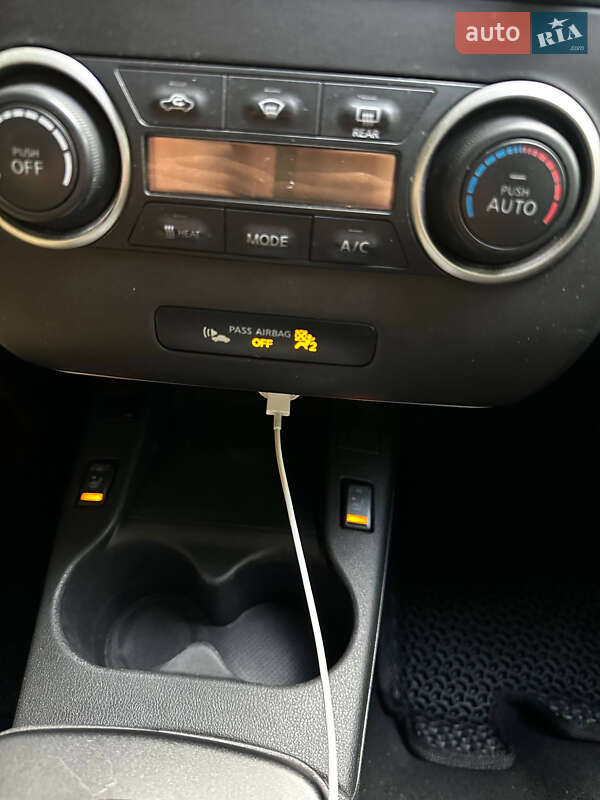 Хэтчбек Nissan Leaf 2015 в Одессе