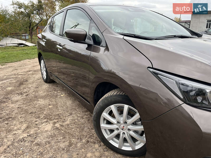 Хэтчбек Nissan Leaf 2021 в Бродах фото 35 Хэтчбек Nissan Leaf 2021 в Бродах