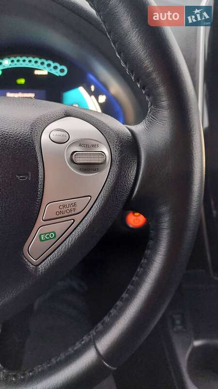 Хэтчбек Nissan Leaf 2016 в Фастове