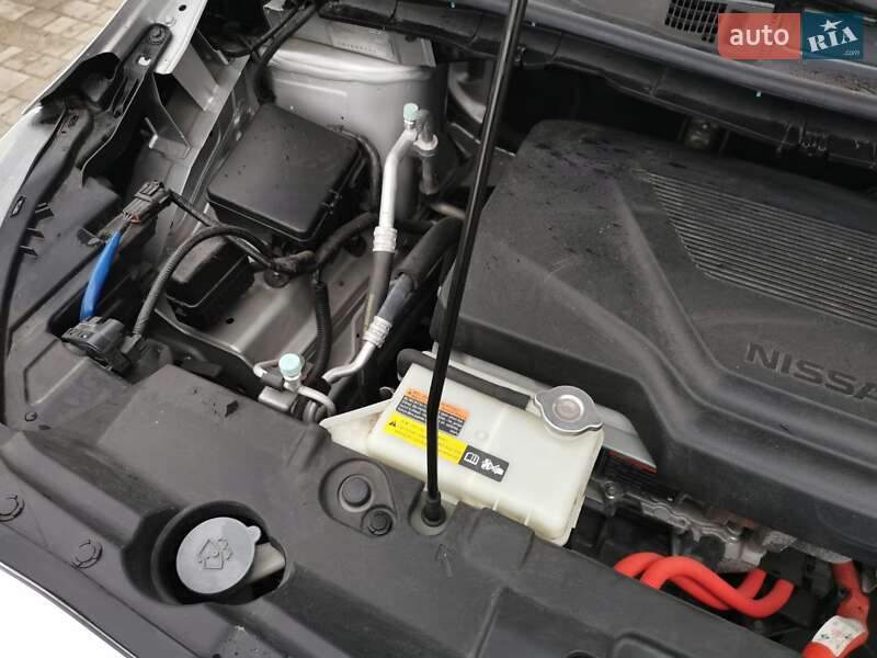 Хэтчбек Nissan Leaf 2018 в Фастове