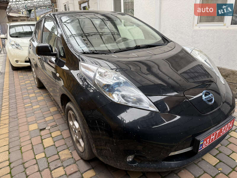 Хэтчбек Nissan Leaf 2012 в Умани