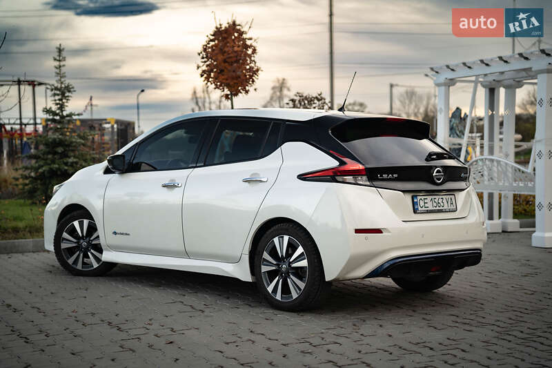 Хэтчбек Nissan Leaf 2018 в Черновцах