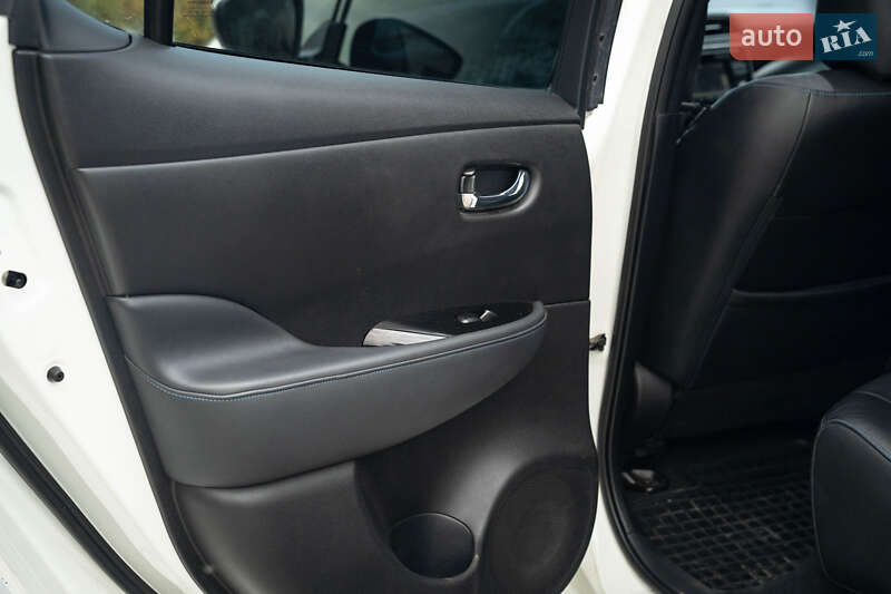 Хэтчбек Nissan Leaf 2018 в Черновцах