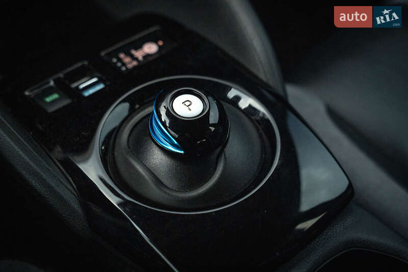 Хэтчбек Nissan Leaf 2018 в Черновцах