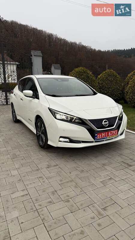 Хэтчбек Nissan Leaf 2020 в Долине