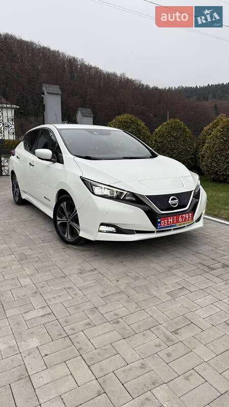 Хэтчбек Nissan Leaf 2020 в Долине