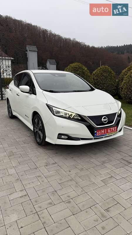 Хэтчбек Nissan Leaf 2020 в Долине