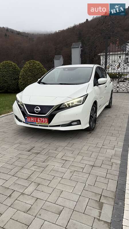 Хэтчбек Nissan Leaf 2020 в Долине