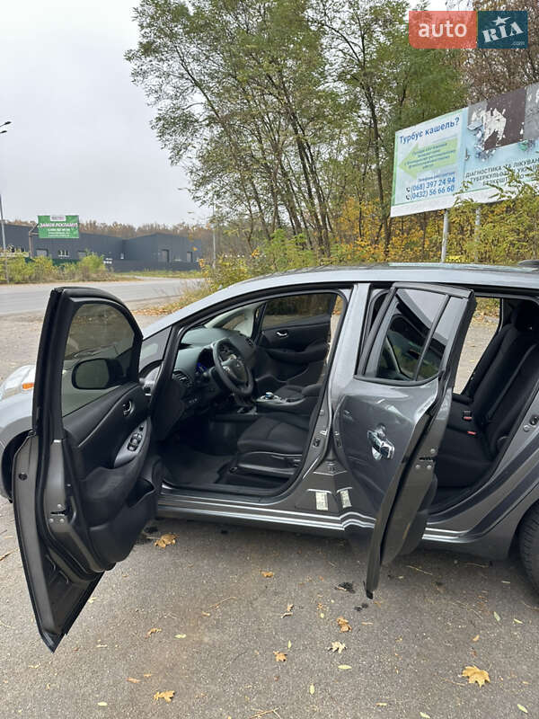 Хетчбек Nissan Leaf 2016 в Вінниці