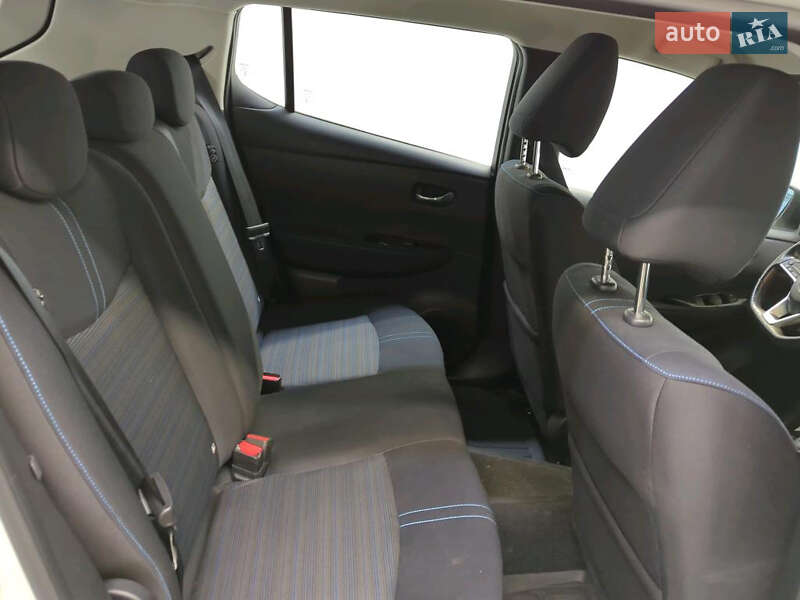 Хэтчбек Nissan Leaf 2021 в Староконстантинове