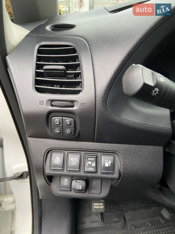 Хэтчбек Nissan Leaf 2014 в Харькове