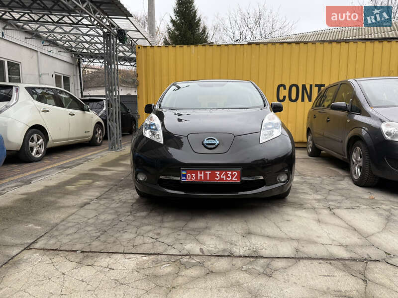 Хетчбек Nissan Leaf 2014 в Умані