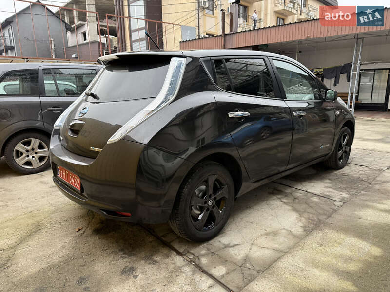 Хетчбек Nissan Leaf 2014 в Умані