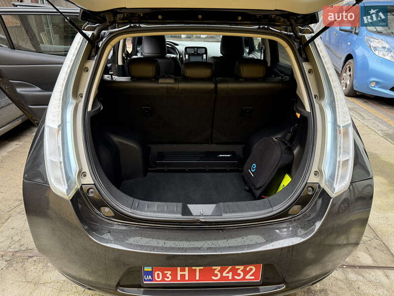 Хетчбек Nissan Leaf 2014 в Умані