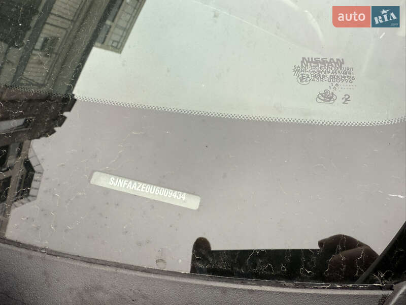 Хетчбек Nissan Leaf 2014 в Умані