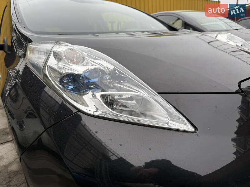 Хетчбек Nissan Leaf 2014 в Умані