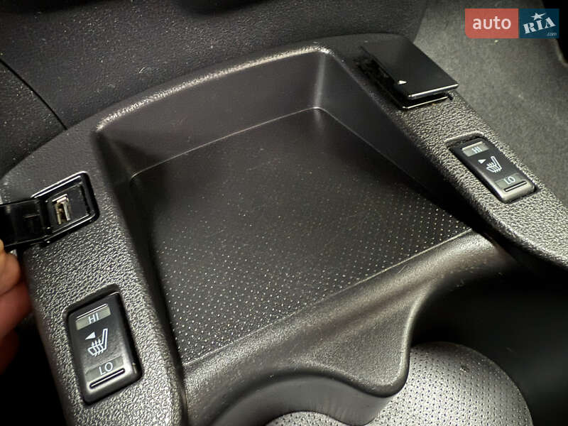 Хетчбек Nissan Leaf 2014 в Умані