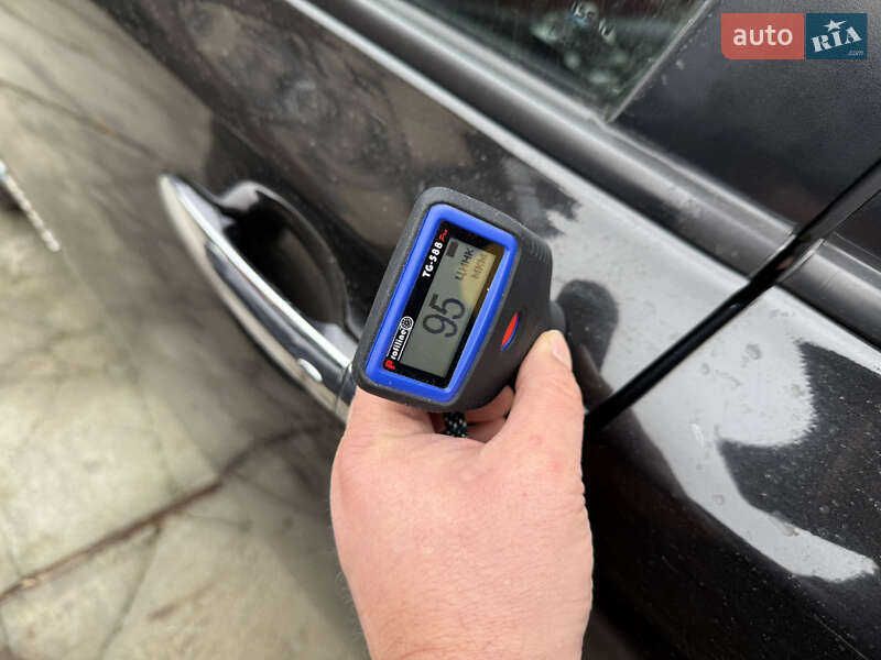 Хетчбек Nissan Leaf 2014 в Умані