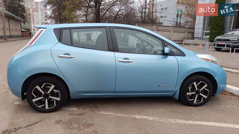 Хэтчбек Nissan Leaf 2014 в Чернигове