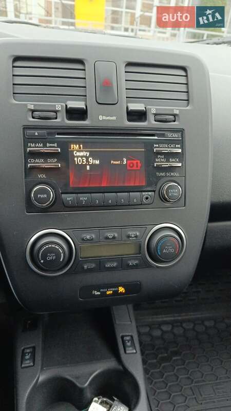 Хэтчбек Nissan Leaf 2014 в Чернигове