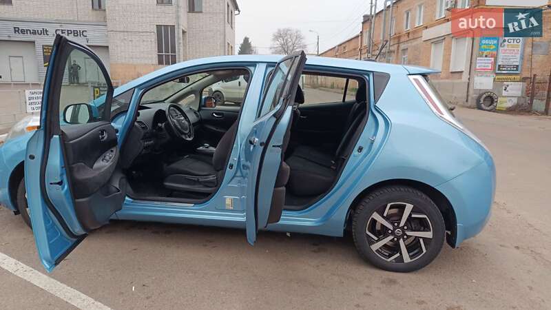 Хэтчбек Nissan Leaf 2014 в Чернигове