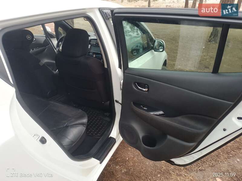 Хэтчбек Nissan Leaf 2013 в Сумах