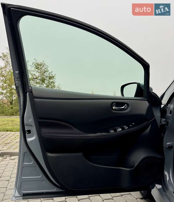 Хэтчбек Nissan Leaf 2022 в Ровно