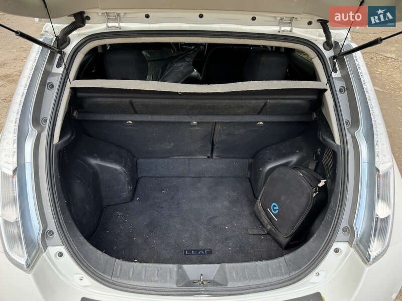 Хэтчбек Nissan Leaf 2013 в Одессе