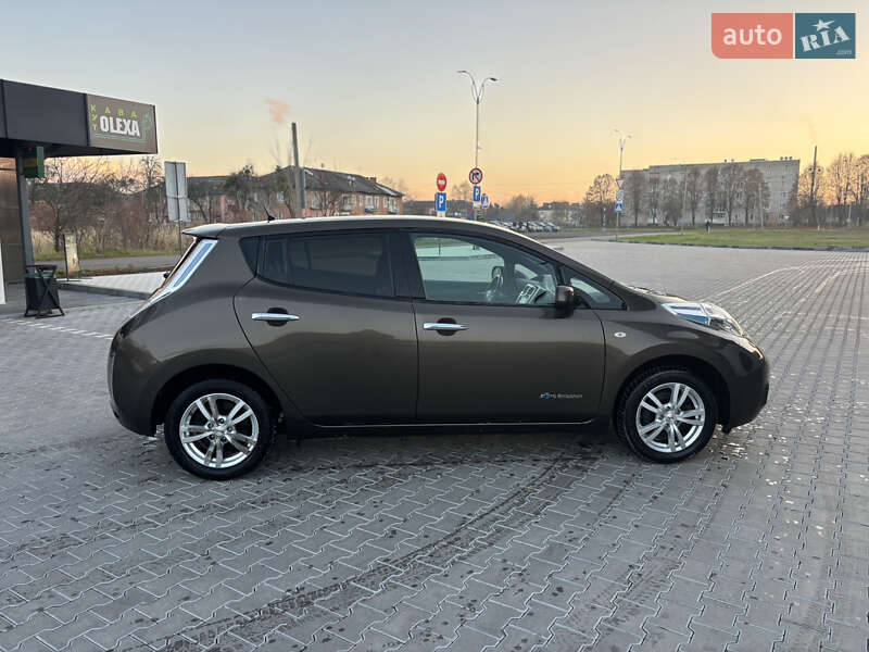 Хетчбек Nissan Leaf 2016 в Володимирі