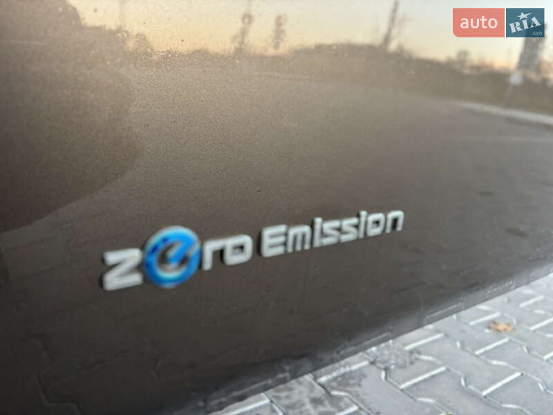 Хетчбек Nissan Leaf 2016 в Володимирі