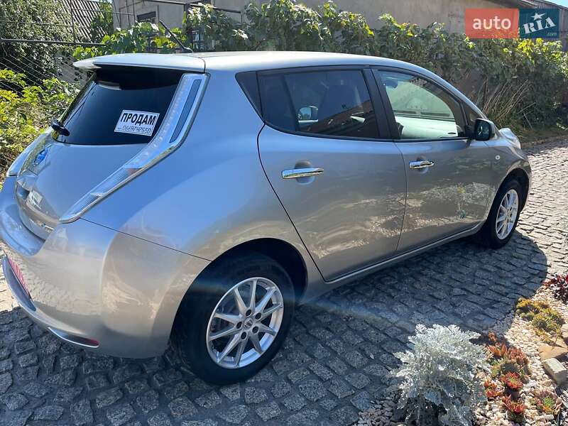 Хэтчбек Nissan Leaf 2015 в Первомайске