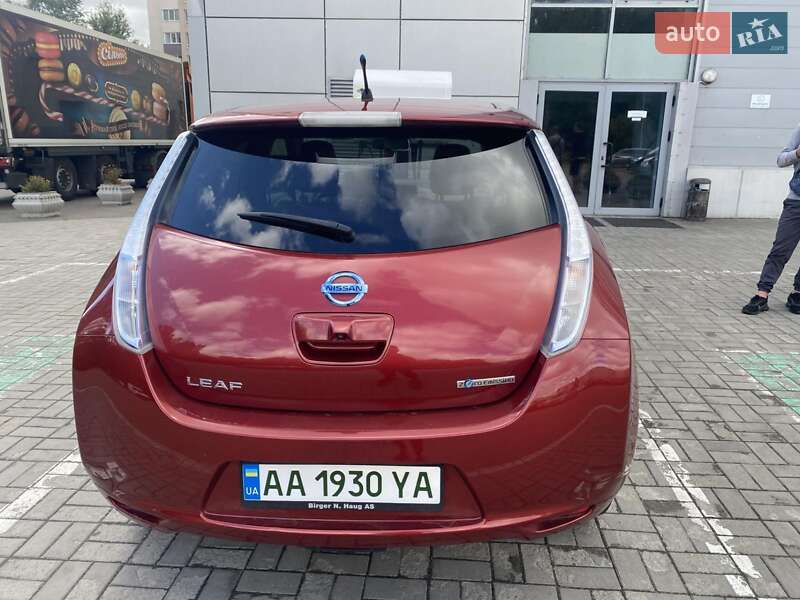 Хетчбек Nissan Leaf 2012 в Сумах