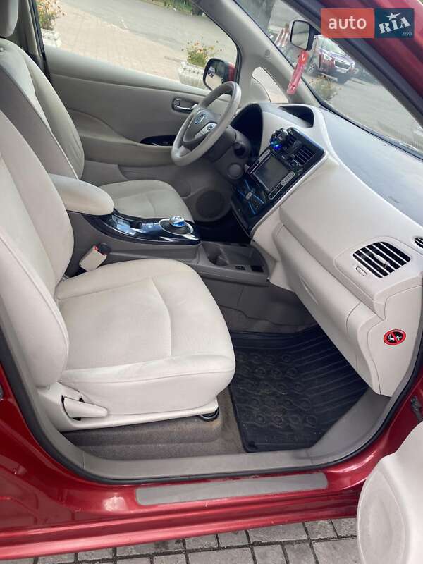 Хетчбек Nissan Leaf 2012 в Сумах