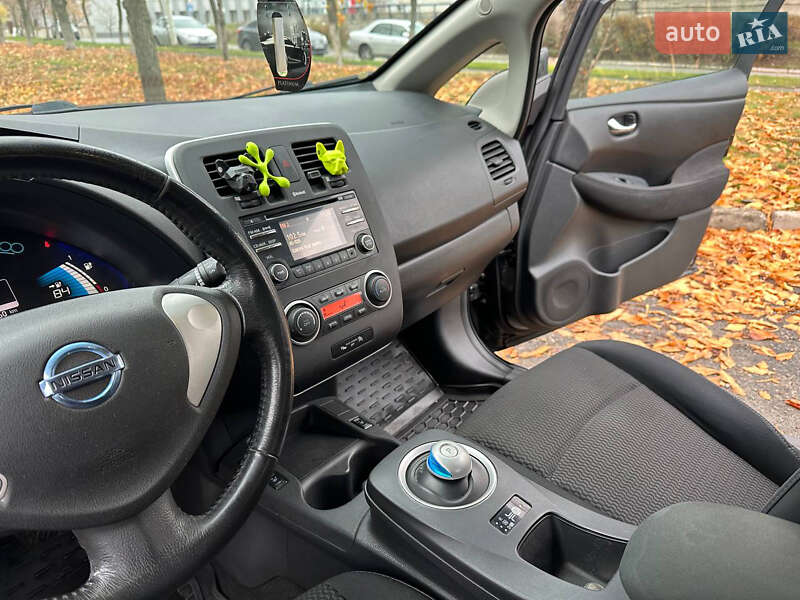 Хэтчбек Nissan Leaf 2014 в Днепре