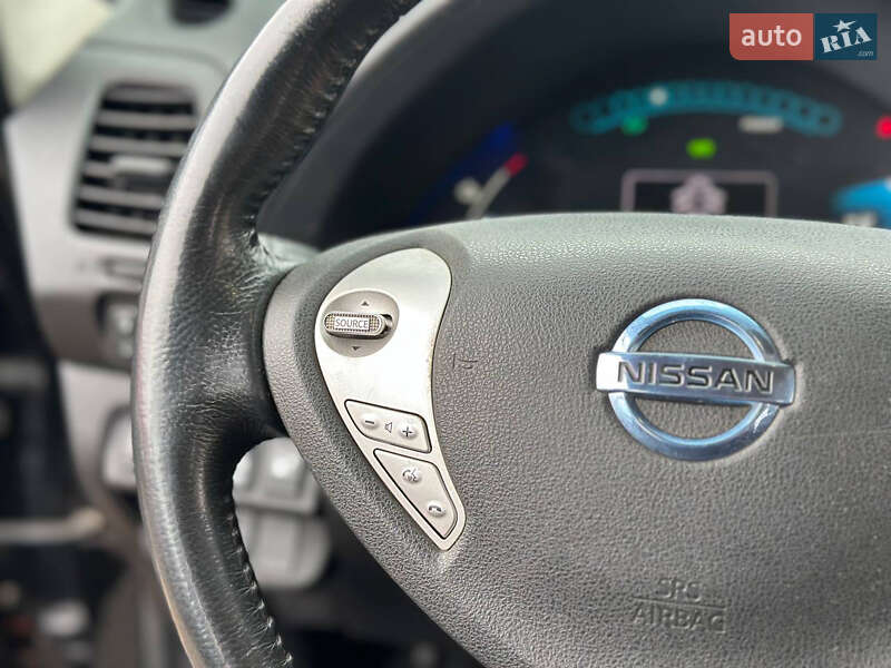 Хэтчбек Nissan Leaf 2014 в Днепре