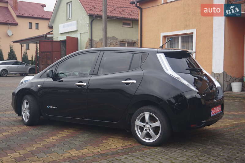 Хэтчбек Nissan Leaf 2012 в Самборе