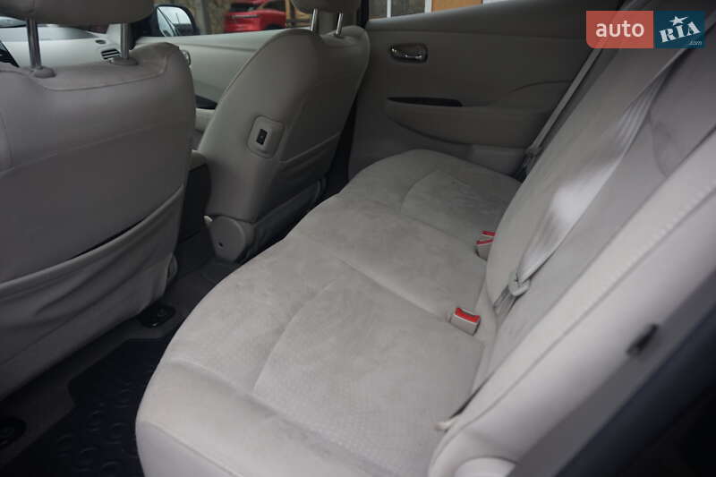 Хэтчбек Nissan Leaf 2012 в Самборе