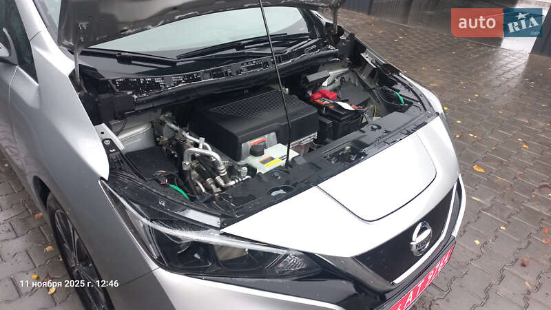 Хэтчбек Nissan Leaf 2022 в Полтаве