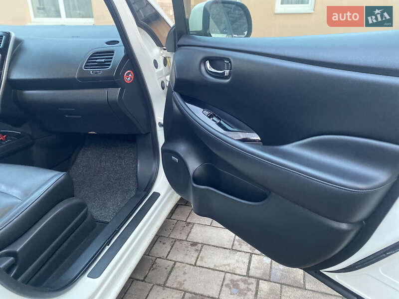 Хэтчбек Nissan Leaf 2016 в Виннице