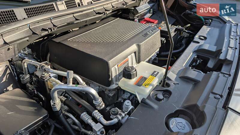 Хэтчбек Nissan Leaf 2021 в Киеве