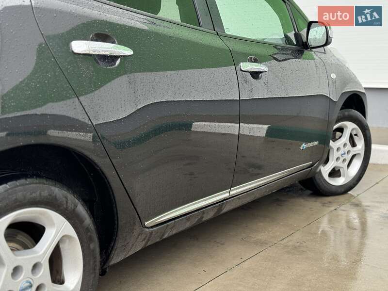 Хетчбек Nissan Leaf 2013 в Олександрії