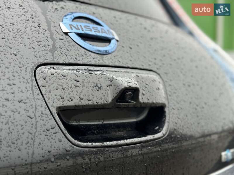Хетчбек Nissan Leaf 2013 в Олександрії