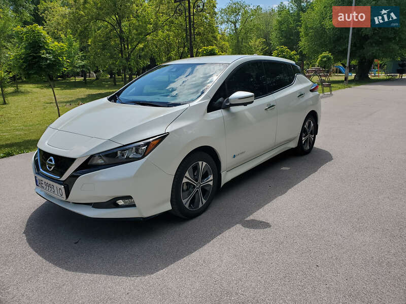 Хетчбек Nissan Leaf 2019 в Дніпрі